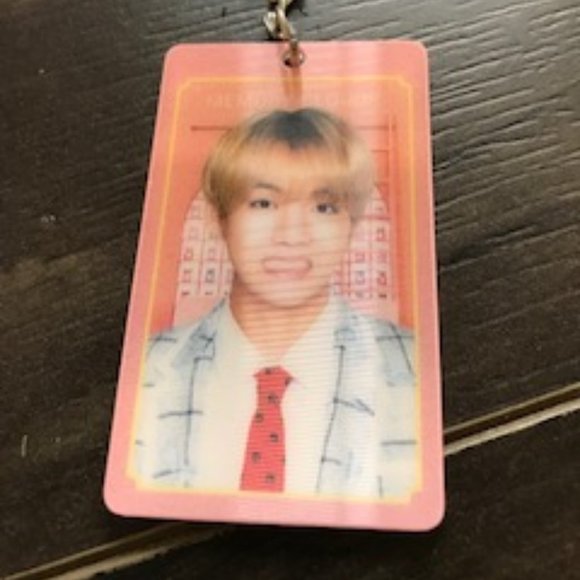 BTS V Official 4th Muster Merch key ring - Picture 3 of 6